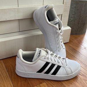 Adidas Sneakers